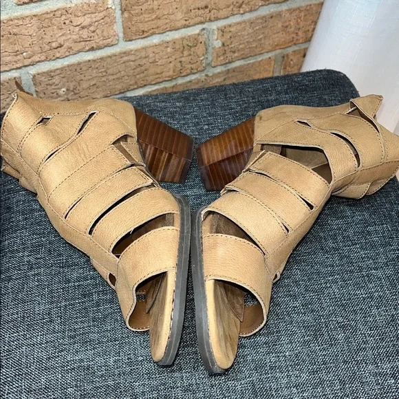 Vionic Harlow open-toe ankle bootie sandals in caramel. 8.5 - Picture 5 of 9